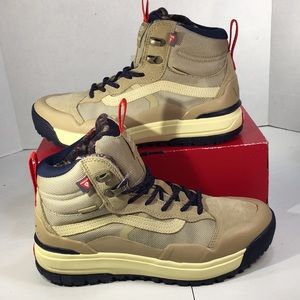 NWT Vans UltraRange EXO Mt2 Hi Top Hiking and Action Shoes Women’s 9 Men’s 7.5
